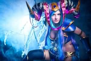 巨龙之怒，泰蕾苟萨的寄魂杖，人形态性感Cosplay