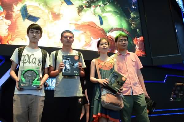 ChinaJoy首日暴雪展台High翻天,6.0试玩排长龙