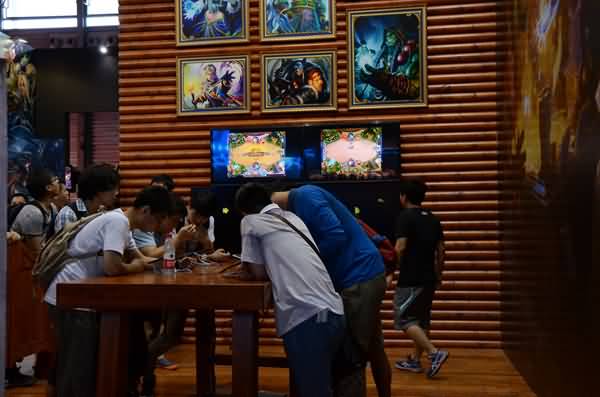 ChinaJoy首日暴雪展台High翻天,6.0试玩排长龙