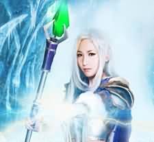 女玩家COSPLAY高贵冷艳大法师吉安娜