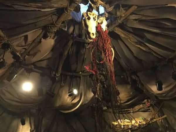 魔兽电影导演推特：部落兽人帐篷的剧照